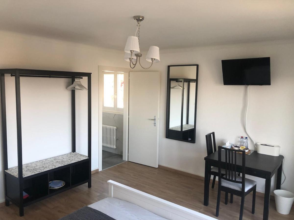 Bed and Breakfast Au Bonheur Des Iris Rolle Esterno foto